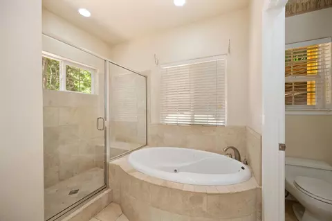 Bath - 11569 Ball Rd, Grass Valley, CA 95949 photo 4 of 7