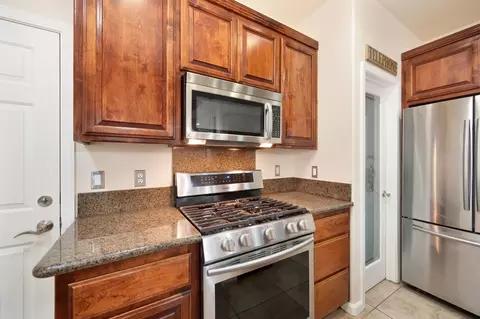 Kitchen - 11569 Ball Rd, Grass Valley, CA 95949 photo 6 of 10