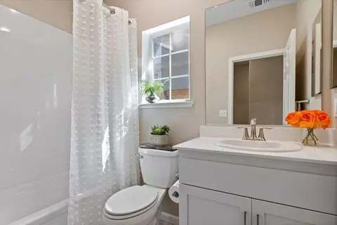 Bath - 1639 Carson River Loop, Lincoln, CA 95648 photo 1 of 1
