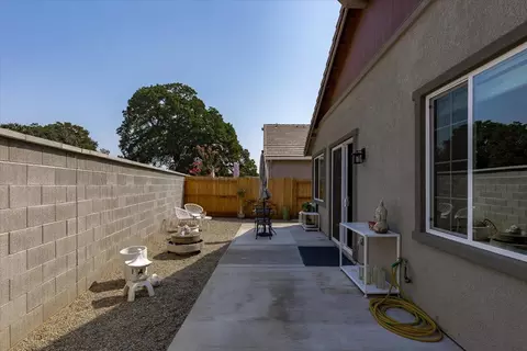 Exterior - 1639 Carson River Loop, Lincoln, CA 95648 photo 4 of 12