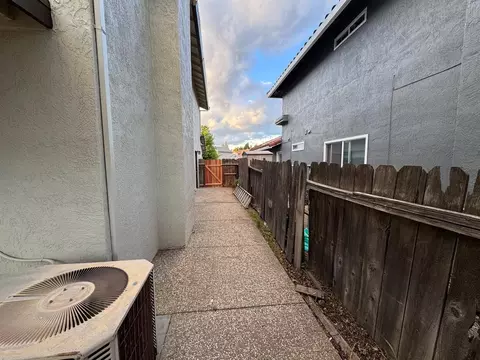 2232 NE Manitoba Ct, Modesto, CA 95356 photo 36