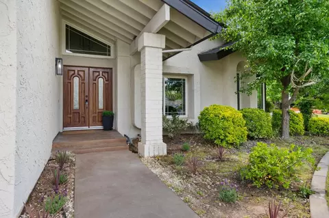 Entry Way - 1736 Park Place Dr, Carmichael, CA 95608 photo 1 of 2