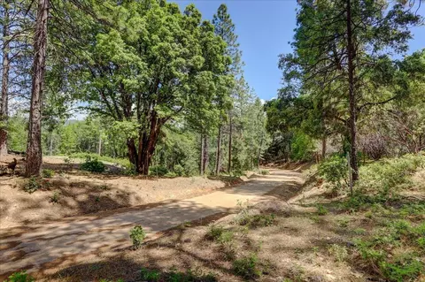 16890 Red Dog Rd, Nevada City, CA 95959