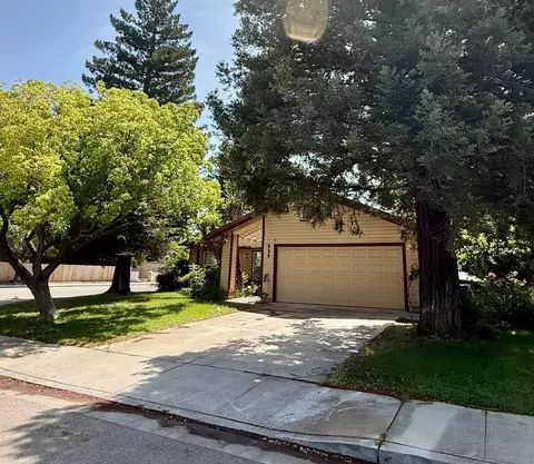 836 Lourence Dr, Tracy, CA 95376 photo 3
