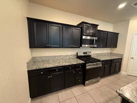 Kitchen - 3751 De Soto Way, Merced, CA 95340 photo 4 of 8