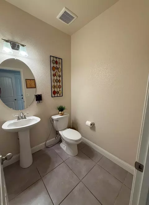 Bath - 3751 De Soto Way, Merced, CA 95340 photo 10 of 10