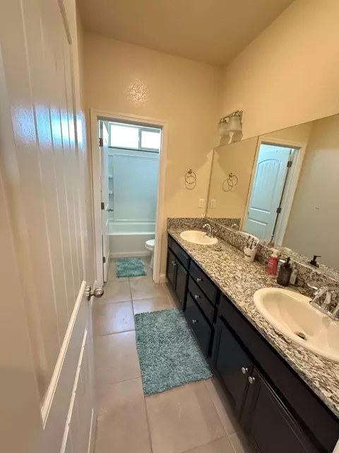 Bath - 3751 De Soto Way, Merced, CA 95340 photo 1 of 10