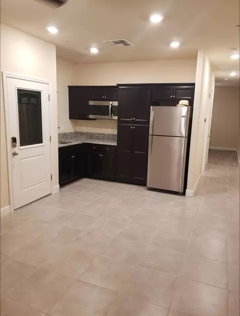 Kitchen - 3751 De Soto Way, Merced, CA 95340 photo 5 of 8