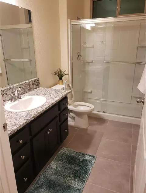 Bath - 3751 De Soto Way, Merced, CA 95340 photo 9 of 10