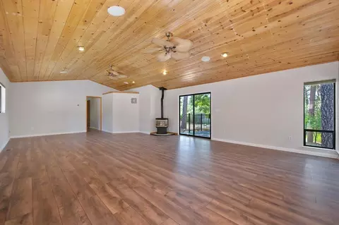 Living - 17870 Orchard Pl, Applegate, CA 95703 photo 9 of 10