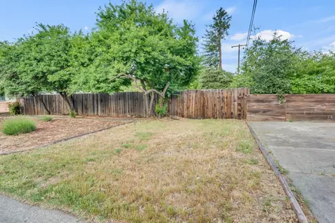 Exterior - 3000 Mission Ave, Carmichael, CA 95608 photo 7 of 14