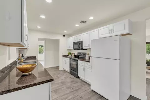 Kitchen - 3000 Mission Ave, Carmichael, CA 95608 photo 5 of 5