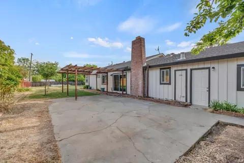 Exterior - 3000 Mission Ave, Carmichael, CA 95608 photo 9 of 14