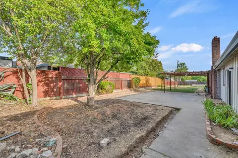 Exterior - 3000 Mission Ave, Carmichael, CA 95608 photo 11 of 14