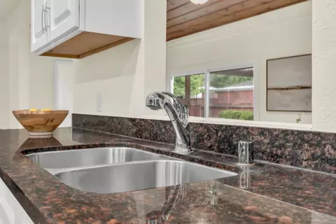 Kitchen - 3000 Mission Ave, Carmichael, CA 95608 photo 3 of 5