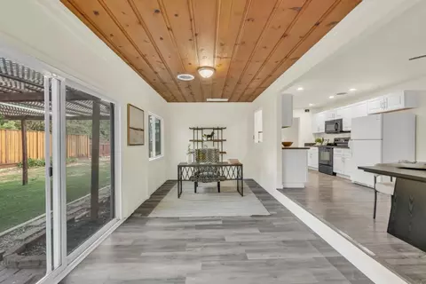 Entry Way - 3000 Mission Ave, Carmichael, CA 95608 photo 3 of 4