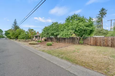 Exterior - 3000 Mission Ave, Carmichael, CA 95608 photo 6 of 14