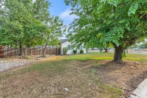 Exterior - 3000 Mission Ave, Carmichael, CA 95608 photo 4 of 14