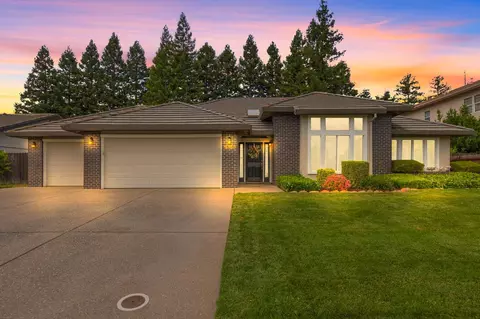 9180 Quail Cove Dr, Elk Grove, CA 95624