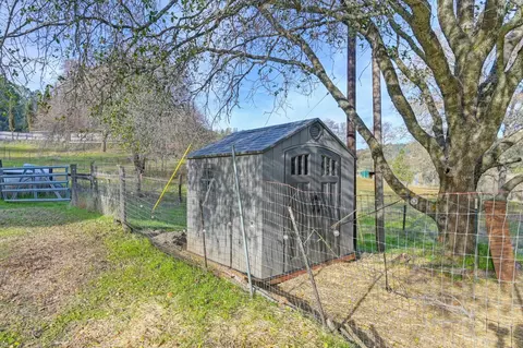 Exterior - 1930 Indian Rock Rd, Cool, CA 95614 photo 34 of 56