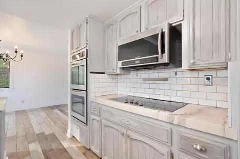 Kitchen - 1930 Indian Rock Rd, Cool, CA 95614 photo 3 of 8