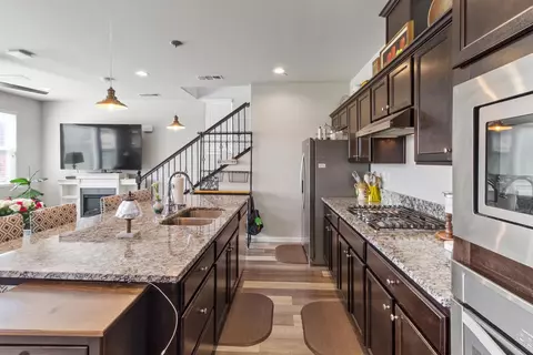 Kitchen - 4373 Strathmore, Merced, CA 95348 photo 4 of 6