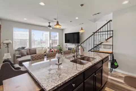 Kitchen - 4373 Strathmore, Merced, CA 95348 photo 5 of 6