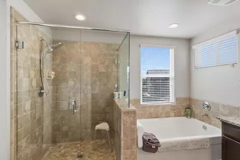 Bath - 4373 Strathmore, Merced, CA 95348 photo 2 of 7