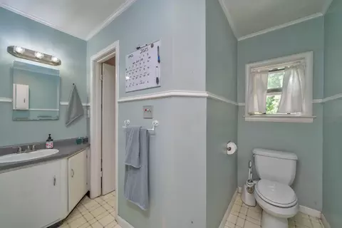 Bath - 954 Garden Loop, Placerville, CA 95667 photo 1 of 4