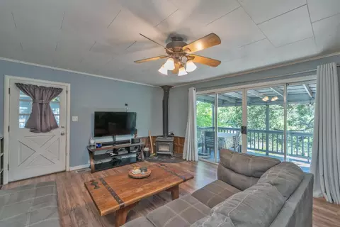 Living - 954 Garden Loop, Placerville, CA 95667 photo 2 of 4
