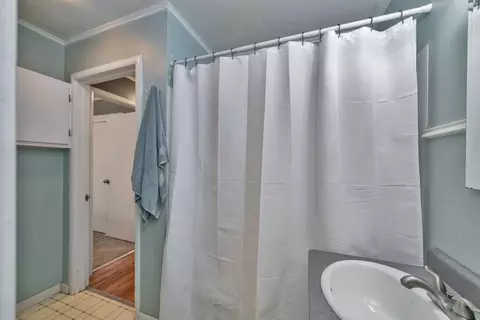 Bath - 954 Garden Loop, Placerville, CA 95667 photo 3 of 4