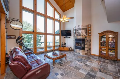 Living - 6060 Stony Creek Rd, Jackson, CA 95642 photo 3 of 7