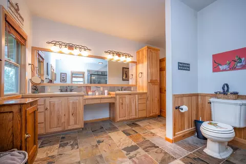 Bath - 6060 Stony Creek Rd, Jackson, CA 95642 photo 2 of 5
