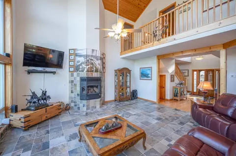 Living - 6060 Stony Creek Rd, Jackson, CA 95642 photo 6 of 7