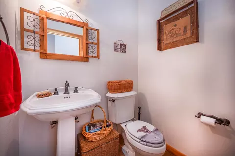 Bath - 6060 Stony Creek Rd, Jackson, CA 95642 photo 3 of 5