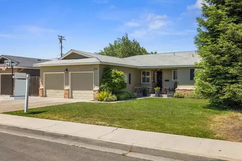 2365 E Marshall St, Turlock, CA 95380 photo 2