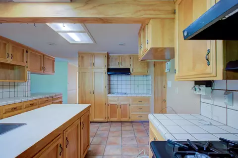 Kitchen - 2829 Bedford Dr, Merced, CA 95340 photo 8 of 11