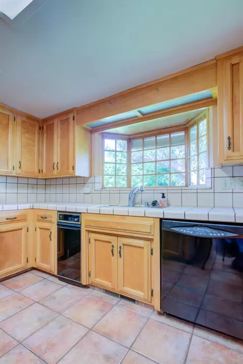 Kitchen - 2829 Bedford Dr, Merced, CA 95340 photo 1 of 11