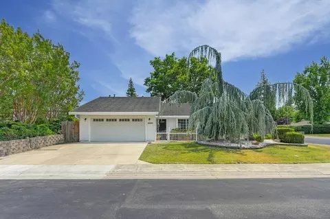 9100 Buckskin Ct, Elk Grove, CA 95624