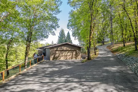 12102 Masters Hill Pl, Nevada City, CA 95959