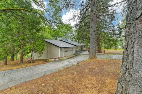 Exterior - 25375 Pineview Dr, Colfax, CA 95713 photo 5 of 33
