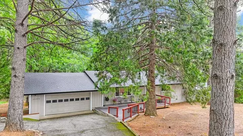 25375 Pineview Dr, Colfax, CA 95713 photo 1