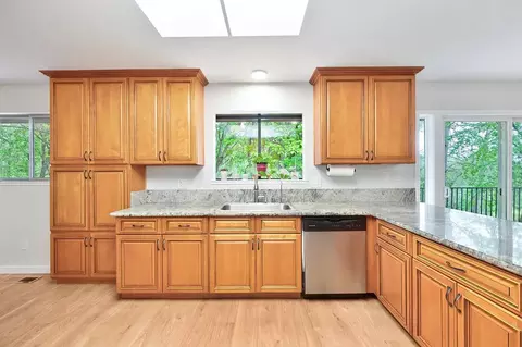 Kitchen - 25375 Pineview Dr, Colfax, CA 95713 photo 6 of 8