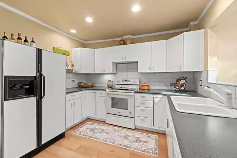 Kitchen - 3233 Oriole Way, Placerville, CA 95667 photo 2 of 7
