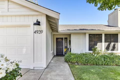 4939 Kurz Cir, Carmichael, CA 95608 photo 2
