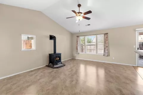 737 Young Ct, Galt, CA 95632 photo 6