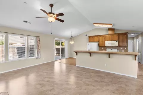 737 Young Ct, Galt, CA 95632 photo 7
