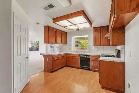 1011 Georgetown Ave, Turlock, CA 95382 photo 13