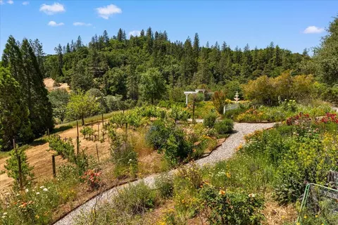 Exterior - 20088 Peyton Pl, Grass Valley, CA 95949 photo 35 of 39