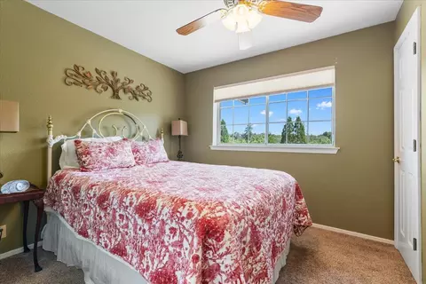 Bedroom - 20088 Peyton Pl, Grass Valley, CA 95949 photo 4 of 4